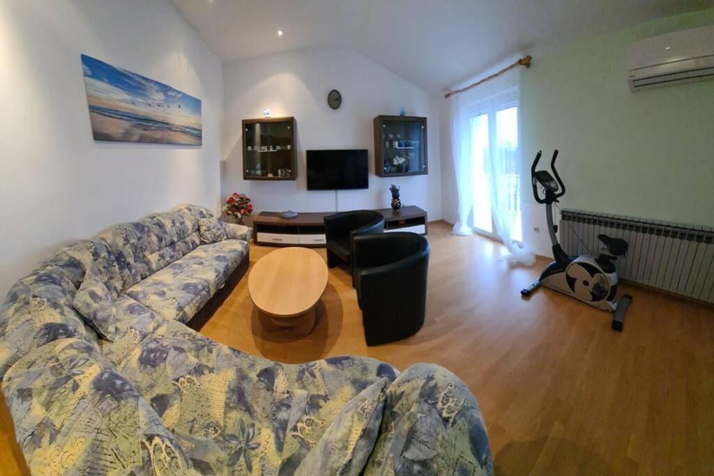 Mitros Apartment Malinska Luaran gambar